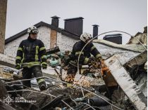 В Харькове выросло количество погибших после российской атаки, фото ГСЧС
