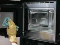 Микроволновку можно отмыть очень быстро, фото из открытых источников