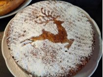 Яблучна шарлотка. Фото Ірини Джафарової