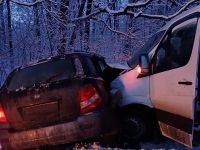 В Харьковской области Kia Sorento столкнулся с автобусом — Фото: Нацполиция Украины