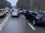 Ледовый капкан в&nbsp;столице: гололедица сковала Киев, а&nbsp;на&nbsp;дороге в&nbsp;Вышгород столкнулись 13 авто (фото)