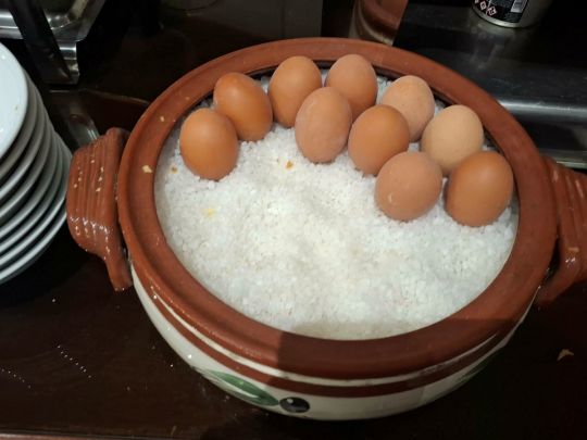 яйца на завтраке в отеле. Фото Ольги Сметанской