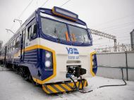 Потяги в&nbsp;Україні прямують із&nbsp;багатогодинним запізненням через зледеніння контактної мережі,&nbsp;&mdash; &laquo;Укрзалізниця&raquo;