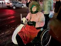 84-річна жебрачка на колісному кріслі «Чипса»