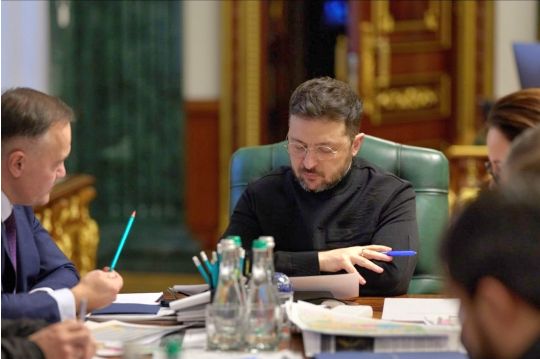 Президент Зеленський на екстреній нараді