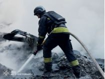 Зафіксовано влучання 5 ракет та 24 ударних БпЛА на 11 локаціях, фото ДСНС