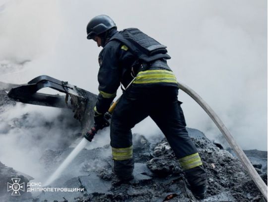 Зафіксовано влучання 5 ракет та 24 ударних БпЛА на 11 локаціях, фото ДСНС