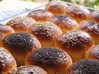 Ванильные булочки с маком и кунжутом. Фото Марины Гармаш
