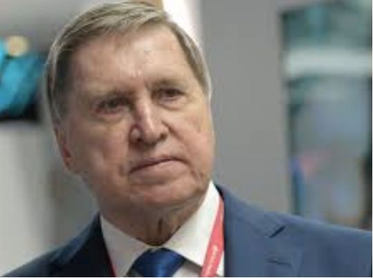 За словами Ушакова, провести зустріч Зеленського та путіна в Москві запропонував Трамп, фото з відкритих джерел.