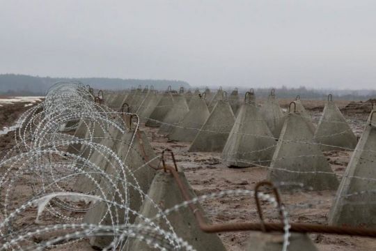 Оборонні лінії уздовж фронту