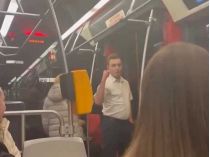 водій Даніель Бейвл 