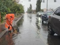 Сильна злива в Одесі порушила роботу транспорту