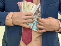 Гроші для чиновників. Фото із сайту https://argumentua.com/