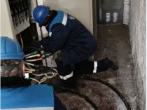 Ремонтні бригади отримають доплати за ліквідацію наслідків російських обстрілів, фото з відкритих джерел