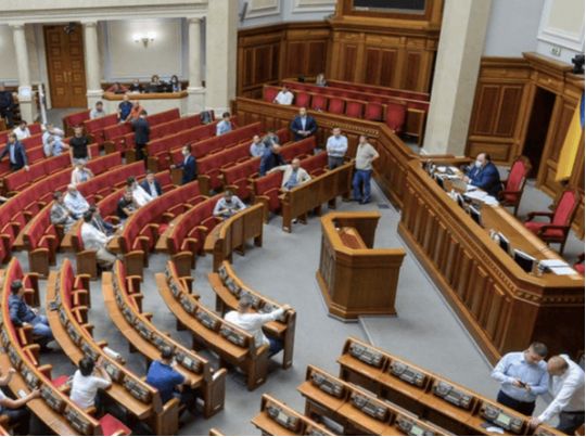 В сесійній залі не було кворуму, фото з відкритих джерел