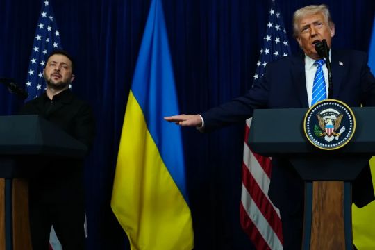 Трамп тине на Зеленського