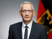 Мартін Єгер
