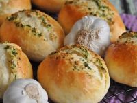 Булочки с чесноком и травами