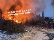На Софіївській Борщагівці горят житлові будинки, фото соцмережі