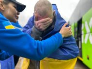Живі&nbsp;&mdash; вдома: ще&nbsp;205 українців вирвали з&nbsp;лап російського полону (фото, відео)