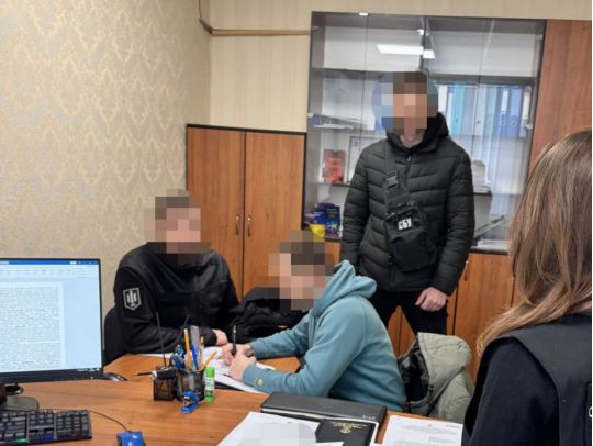 Військовий продав обладнання, що використовували для бойового чергування, фото ДБР