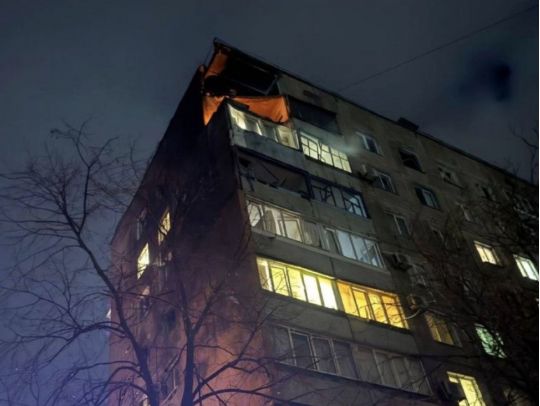 У Кривому Розі дрон ударив у житловий будинок, фото Дніпро Оперативний
