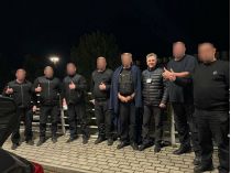 Фото інкасаторів зі сторінки Андрія Пишного