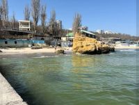 Одеські пляжі «Ланжерон» і «Відрада» вкрилися жовтими плямами, фото екологів