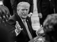 &laquo;Нет более символического профиля&raquo;: Трампа отчеканят в&nbsp;золоте