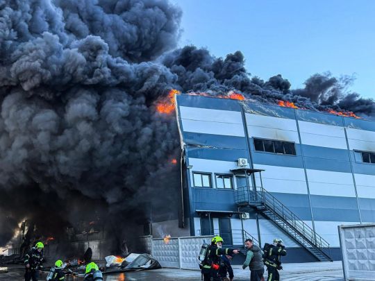 Під Києвом вирує масштабна пожежа на складах&nbsp;— Фото: ДСНС Києва