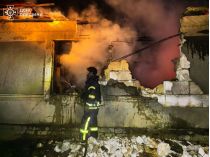 Ночью "Шахеды" россиян били по гражданским объектам и жилью. Фото ГСЧС