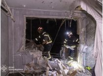 У Харкові влучання у багатоповерхівку, фото ДСНС