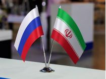 Прапори Росії та Ірану