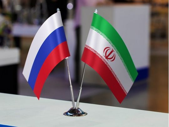 Прапори Росії та Ірану