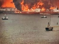Палаючий порт Усть-Луга, який атакували українські дрони. Фото: Dnipro Osint