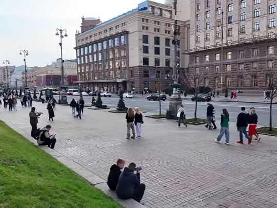 Люди на Крещатике