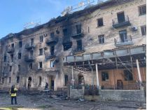 Россияне атаковали гостиницу в центре Славянска - Фото: Радио Свобода