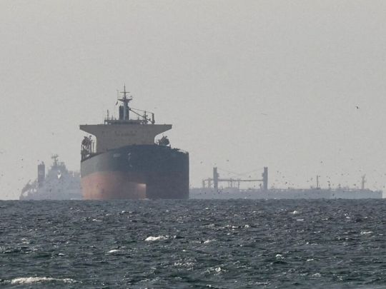 Танкеры, заблокированные в Ормузском проливе 