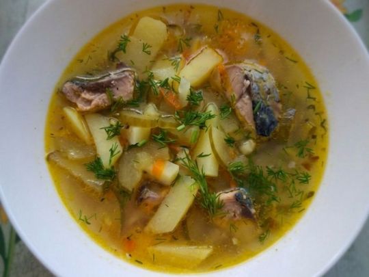 Рассольник с рыбными консервами и перловкой