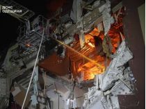 В Одессе трое погибших и 10 раненых во время атаки россиян. Фото ГСЧС