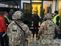 Полиция изъяла сотни килограмм наркотиков и десятки тонн перкурсоров. Фото полиции