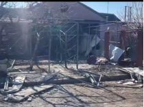 Разрушенный дом в Херсоне. Фото скриншот видео Херсонской военной администрации 