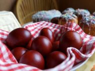 Как покрасить яйца луковой шелухой в&nbsp;насыщенный цвет: основные правила и&nbsp;пропорции