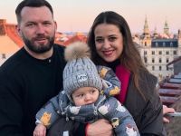 Певица Slavia с мужем и сыном