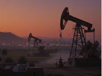 Видобуток нафти. Фото з відкритих джерел