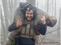Украинский воин нес на себе кафиров, фото скриншот видео