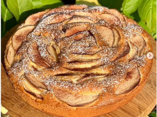 Ідеальна шарлотка з яблуками