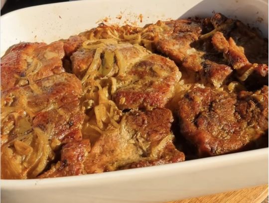 Мясо, запеченное с квашеной капустой, фото скриншот видео