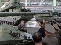 На військовому заводі КНДР, фото Nikkei Asia