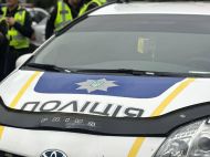 Відпустіть сина: чоловік з&nbsp;битою влаштував погром у&nbsp;ТЦК&nbsp;&mdash; що&nbsp;відомо